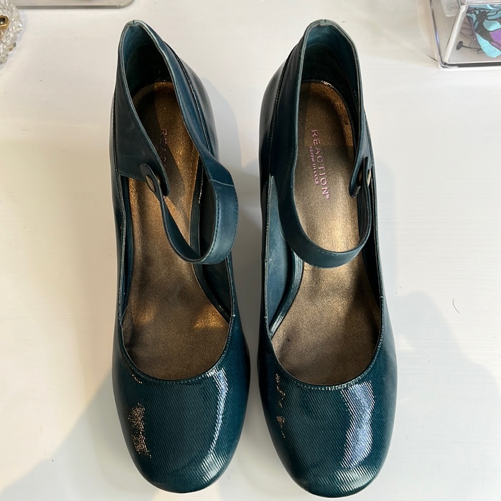 Rarely worn Mary Jane's with vintage style Size 8